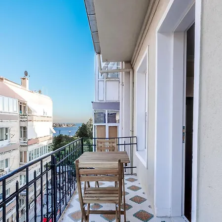 Apartment Homie - Historical In The Center Of Besiktas Istanbul