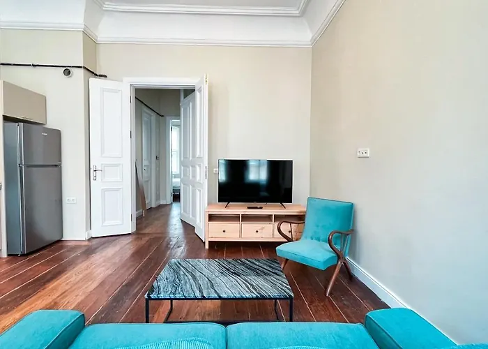Apartment Homie - Historical In The Center Of Besiktas Istanbul