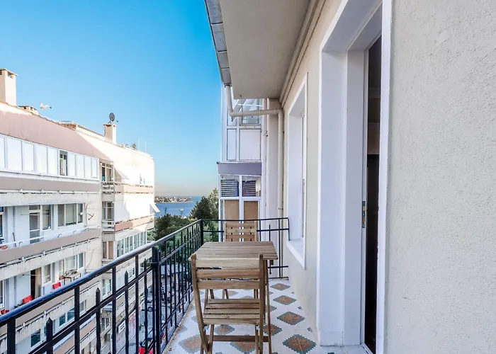 Apartment Homie - Historical In The Center Of Besiktas Istanbul